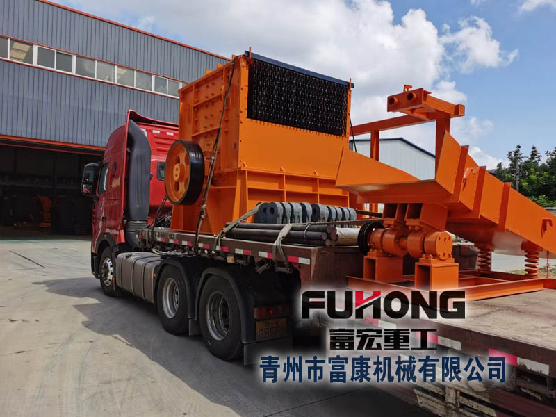 草莓视频在线免费筛分成套设备发往西藏